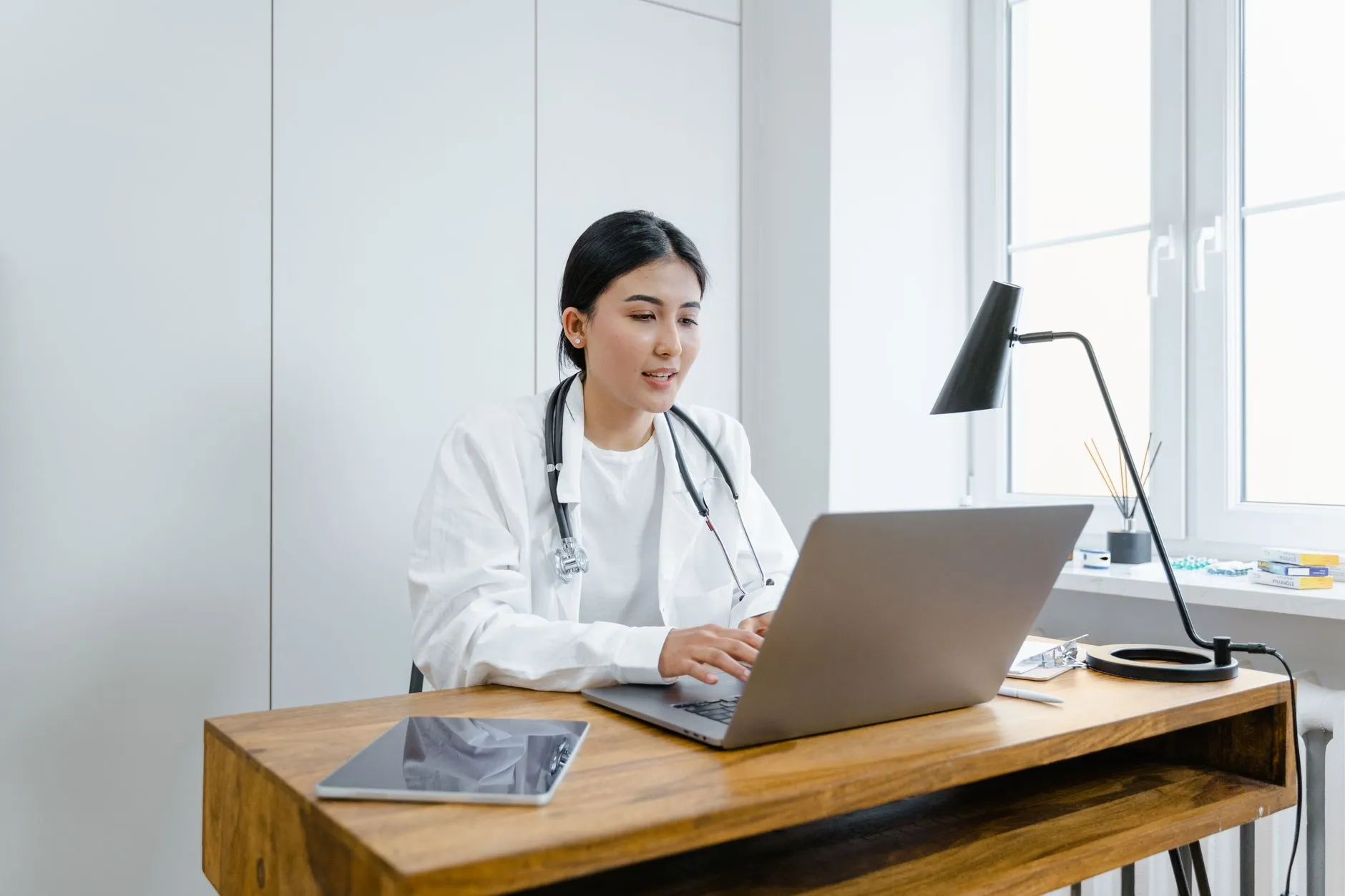 NUVA · KI-Assistent mit NuvaFace Practice
